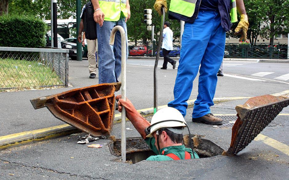 déboucher canalisations wc Écouen